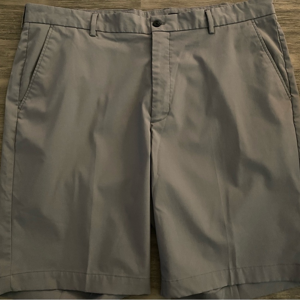 Greg Norman Men's Grey Polyester Chino Golf Shorts Size 40 Gray